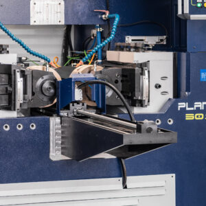 AUTOMATIC HIGH PRECISION LOADING SYSTEM FOR SPLINES AND KNURLS